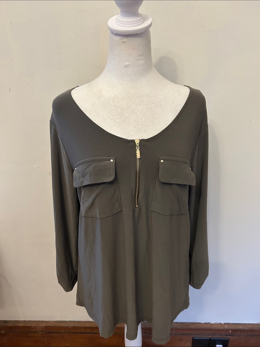 Joie de vivre Olive Green Zip Front Pocket Blouse Size L NWT